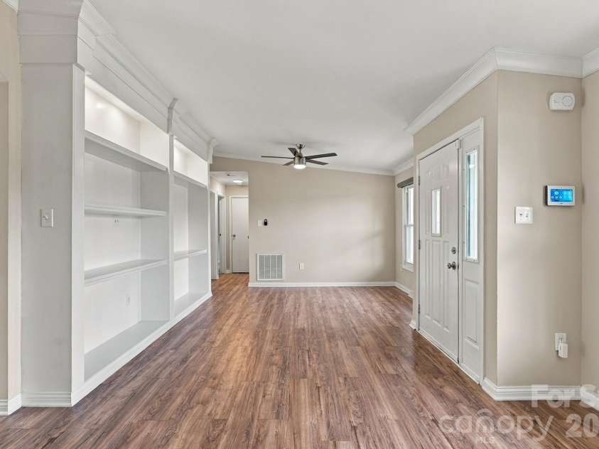8530 Glenway Court, Charlotte, NC 28226.  MLS# CAR4428393, YatesRealty ID 52894. 