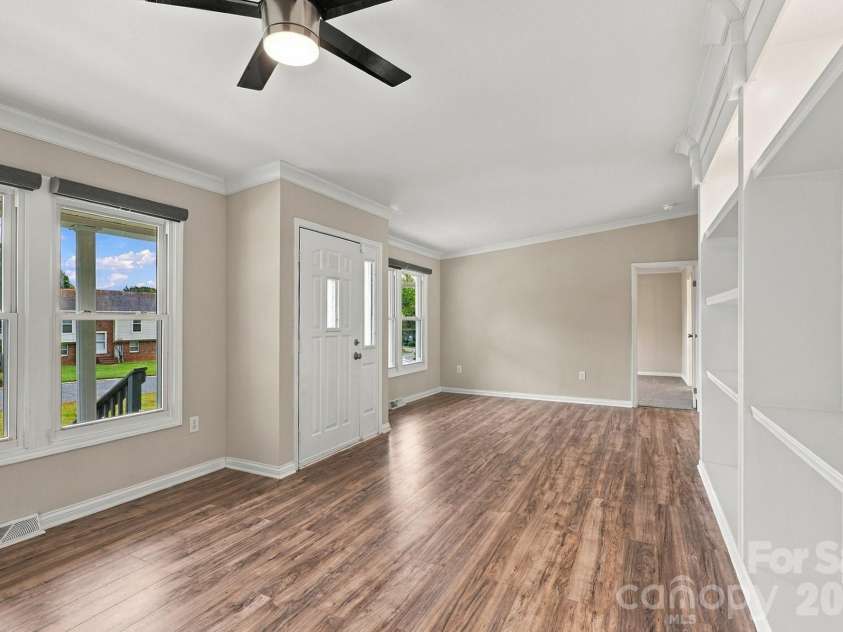 8530 Glenway Court, Charlotte, NC 28226.  MLS# CAR4428393, YatesRealty ID 52894. 