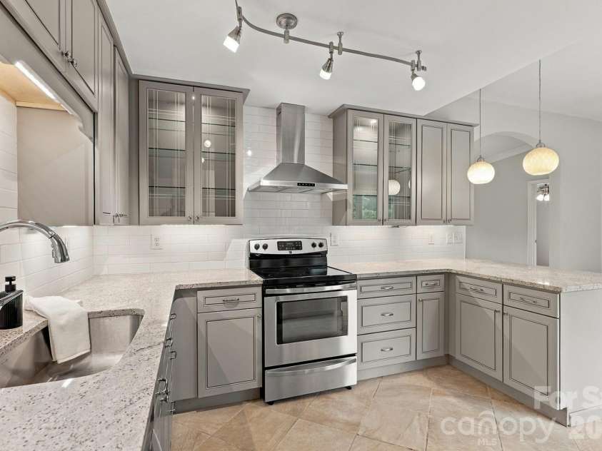 8530 Glenway Court, Charlotte, NC 28226.  MLS# CAR4428393, YatesRealty ID 52894. 