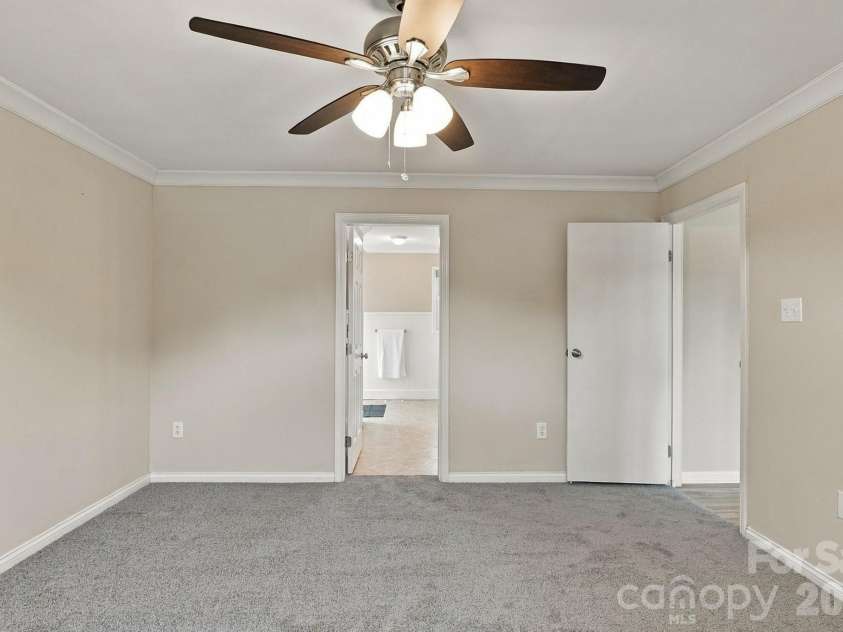 8530 Glenway Court, Charlotte, NC 28226.  MLS# CAR4428393, YatesRealty ID 52894. 