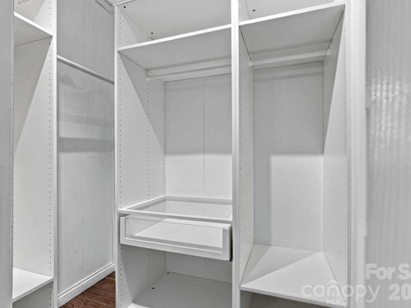 8530 Glenway Court, Charlotte, NC 28226.  MLS# CAR4428393, YatesRealty ID 52894. 
