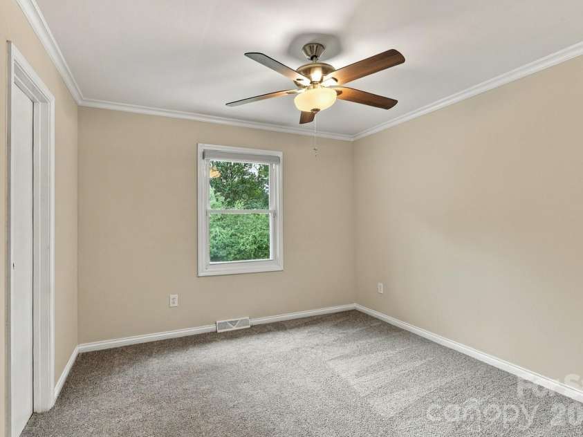 8530 Glenway Court, Charlotte, NC 28226.  MLS# CAR4428393, YatesRealty ID 52894. 
