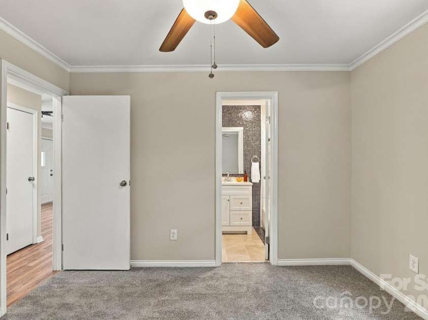8530 Glenway Court, Charlotte, NC 28226.  MLS# CAR4428393, YatesRealty ID 52894. 
