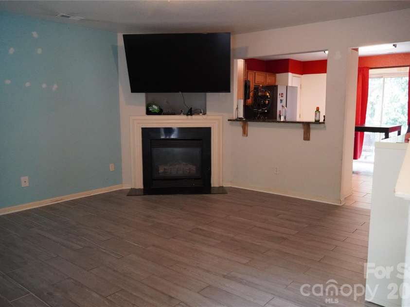 2740 Meadow Knoll Drive, Charlotte, NC 28269.  MLS# CAR4428417, YatesRealty ID 52895. 