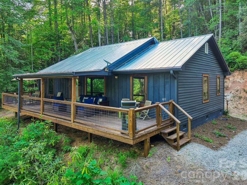 127 Short Road, Cashiers, NC 28717.  MLS# CAR4428452, YatesRealty ID 52896. 