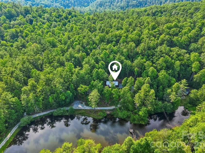 127 Short Road, Cashiers, NC 28717.  MLS# CAR4428452, YatesRealty ID 52896. 
