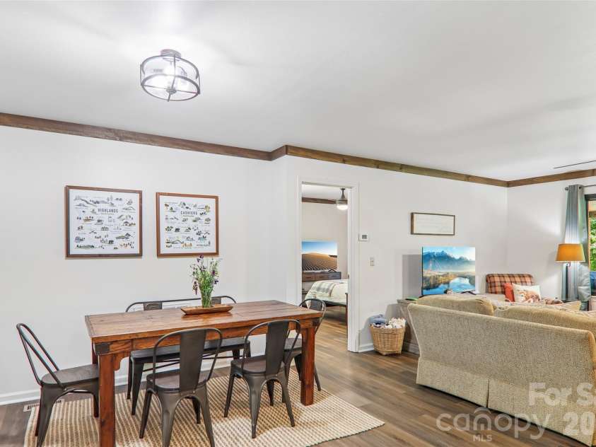 127 Short Road, Cashiers, NC 28717.  MLS# CAR4428452, YatesRealty ID 52896. 