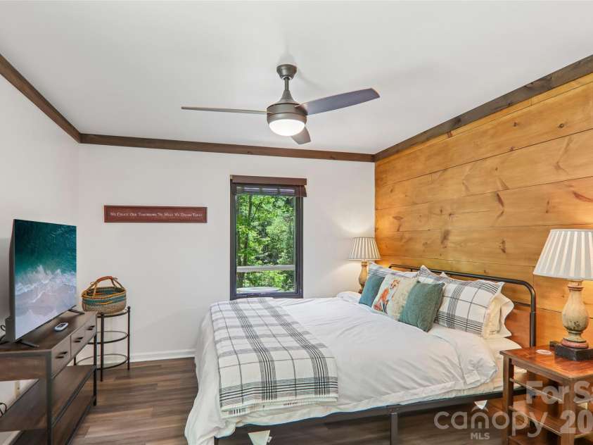 127 Short Road, Cashiers, NC 28717.  MLS# CAR4428452, YatesRealty ID 52896. 