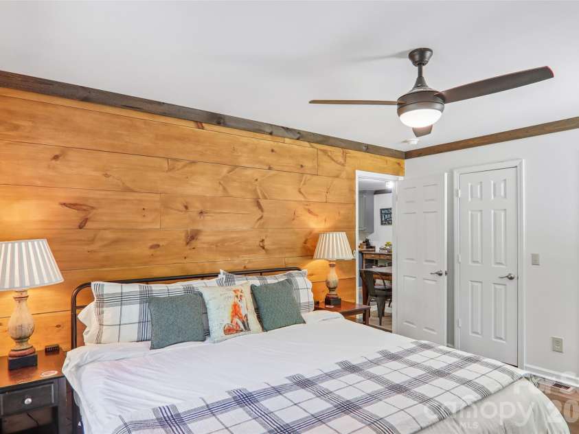 127 Short Road, Cashiers, NC 28717.  MLS# CAR4428452, YatesRealty ID 52896. 