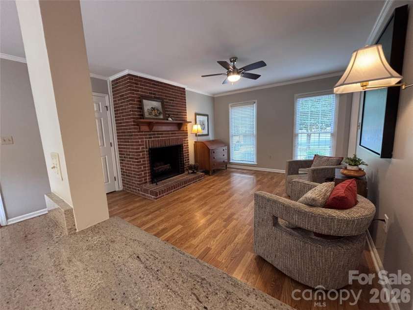 8600 Beeswood Drive, Charlotte, NC 28277.  MLS# CAR4427788, YatesRealty ID 52897. Den Pass-Thru