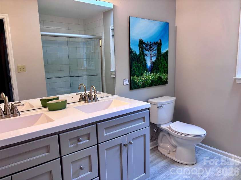 8600 Beeswood Drive, Charlotte, NC 28277.  MLS# CAR4427788, YatesRealty ID 52897. New Primary Bath