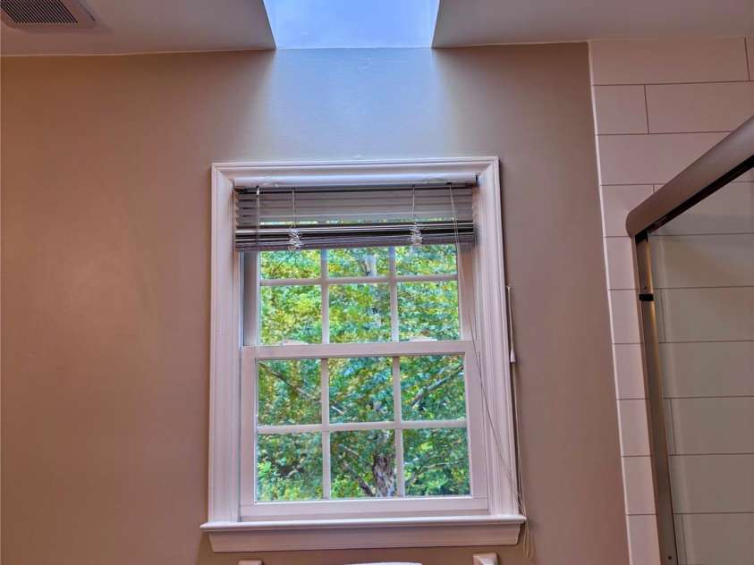 8600 Beeswood Drive, Charlotte, NC 28277.  MLS# CAR4427788, YatesRealty ID 52897. Skylight!