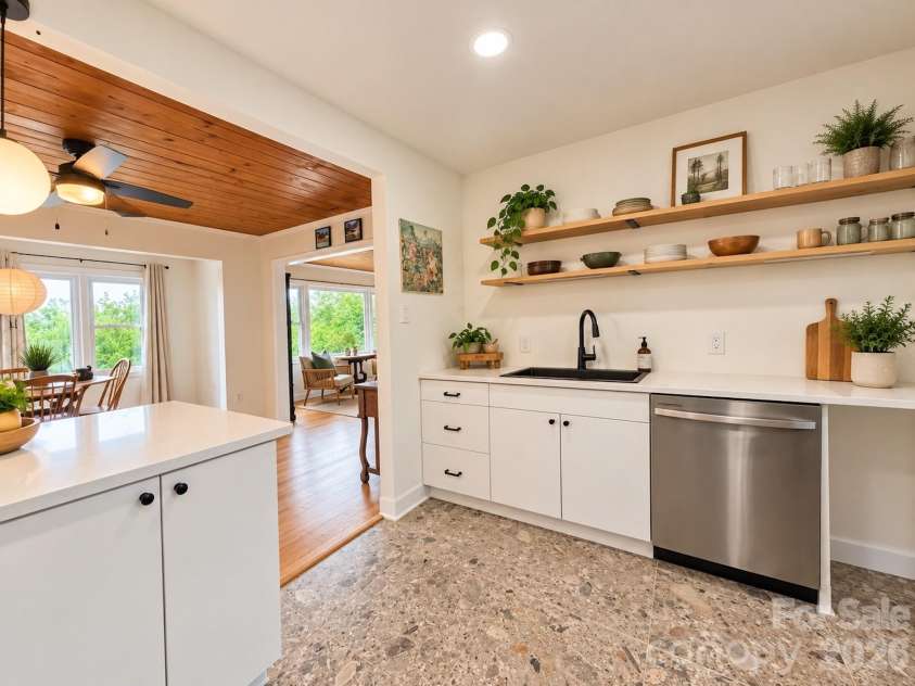 126 Stradley Mountain Road, Asheville, NC 28806.  MLS# CAR4428453, YatesRealty ID 52898. Open Kitchen