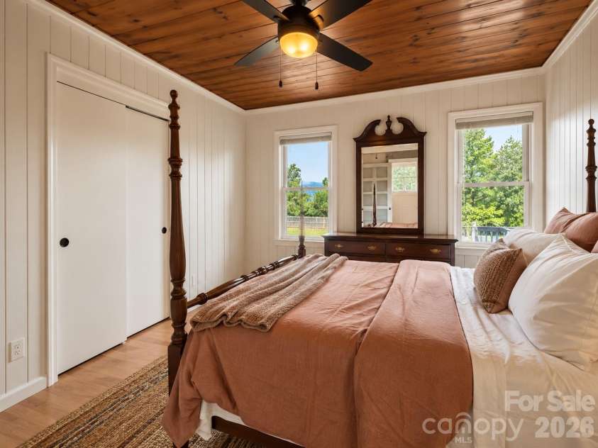 126 Stradley Mountain Road, Asheville, NC 28806.  MLS# CAR4428453, YatesRealty ID 52898. Primary Suite, check out the views
