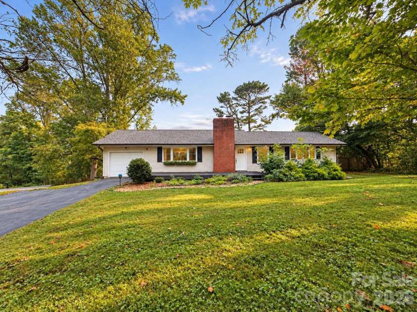 126 Stradley Mountain Road, Asheville, NC 28806.  MLS# CAR4428453, YatesRealty ID 52898. Welcome