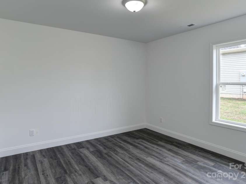 321 Quinn Hill Lane, Mars Hill, NC 28754.  MLS# CAR4106150, YatesRealty ID 529. 