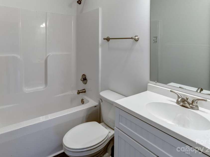 321 Quinn Hill Lane, Mars Hill, NC 28754.  MLS# CAR4106150, YatesRealty ID 529. 