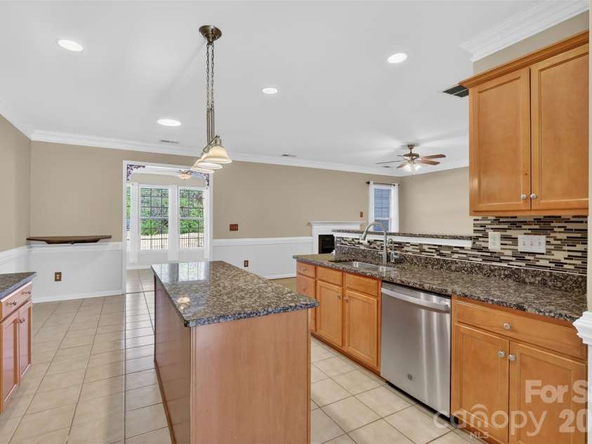 13028 Fenceline Drive, Charlotte, NC 28278.  MLS# CAR4357504, YatesRealty ID 5290. 