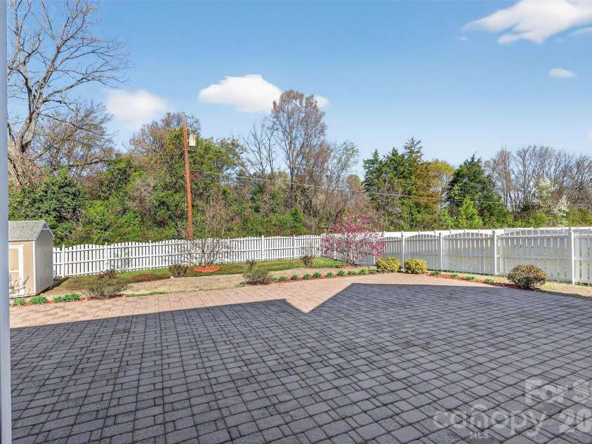 13028 Fenceline Drive, Charlotte, NC 28278.  MLS# CAR4357504, YatesRealty ID 5290. 