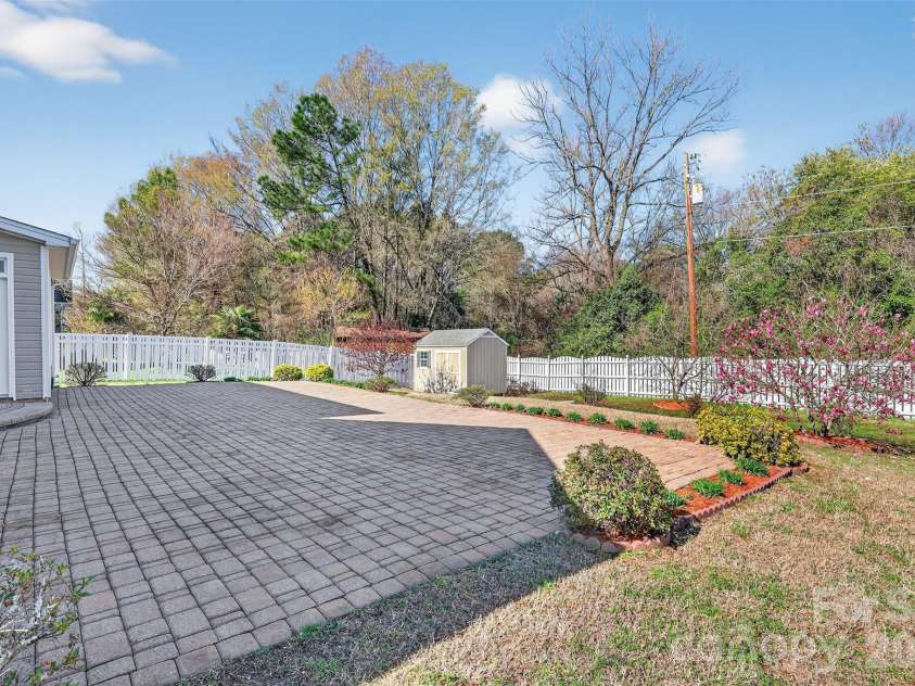 13028 Fenceline Drive, Charlotte, NC 28278.  MLS# CAR4357504, YatesRealty ID 5290. 