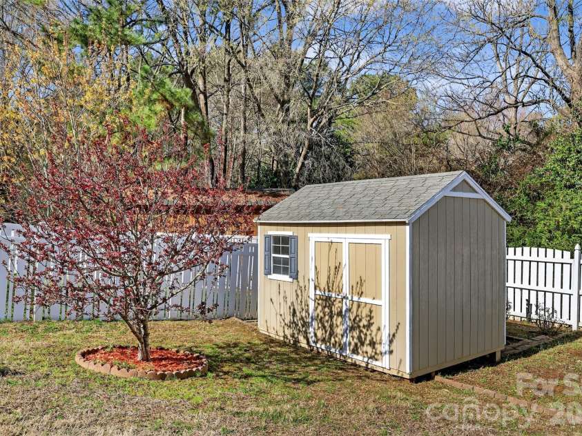 13028 Fenceline Drive, Charlotte, NC 28278.  MLS# CAR4357504, YatesRealty ID 5290. 