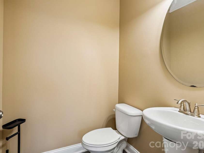 2950 Donegal Drive, Kannapolis, NC 28081.  MLS# CAR4427977, YatesRealty ID 52901. 