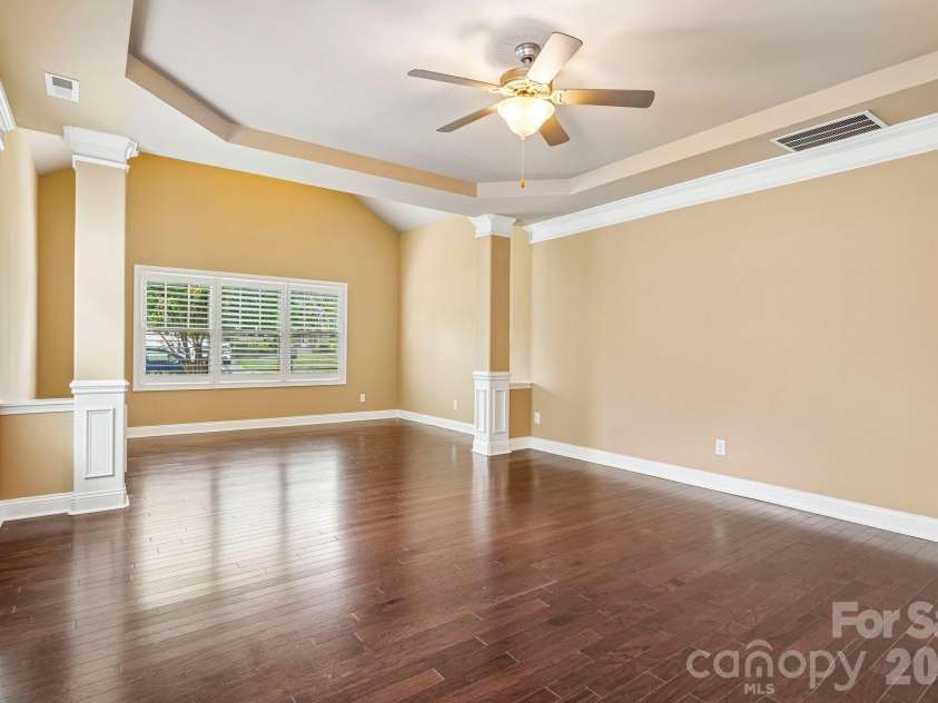 2950 Donegal Drive, Kannapolis, NC 28081.  MLS# CAR4427977, YatesRealty ID 52901. 