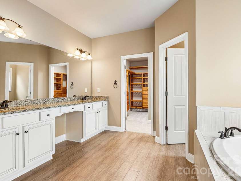 2950 Donegal Drive, Kannapolis, NC 28081.  MLS# CAR4427977, YatesRealty ID 52901. 