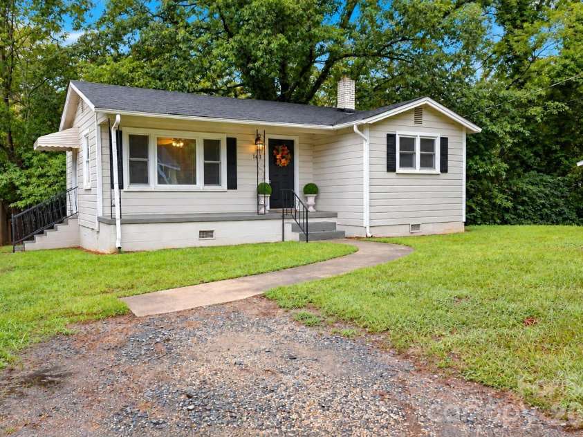 143 Waco Avenue, Kannapolis, NC 28083.  MLS# CAR4424660, YatesRealty ID 52904. 