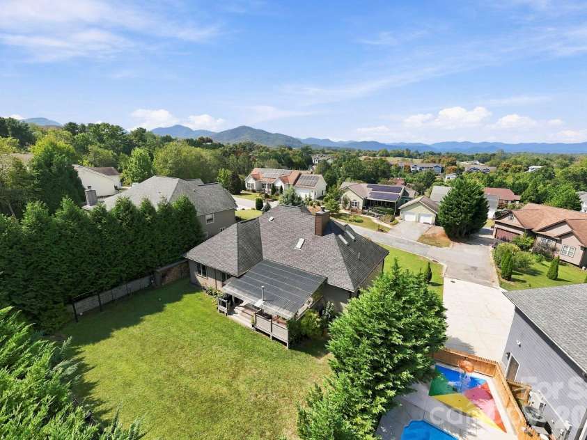 9 Pondberry Court, Asheville, NC 28806.  MLS# CAR4426242, YatesRealty ID 52905. 