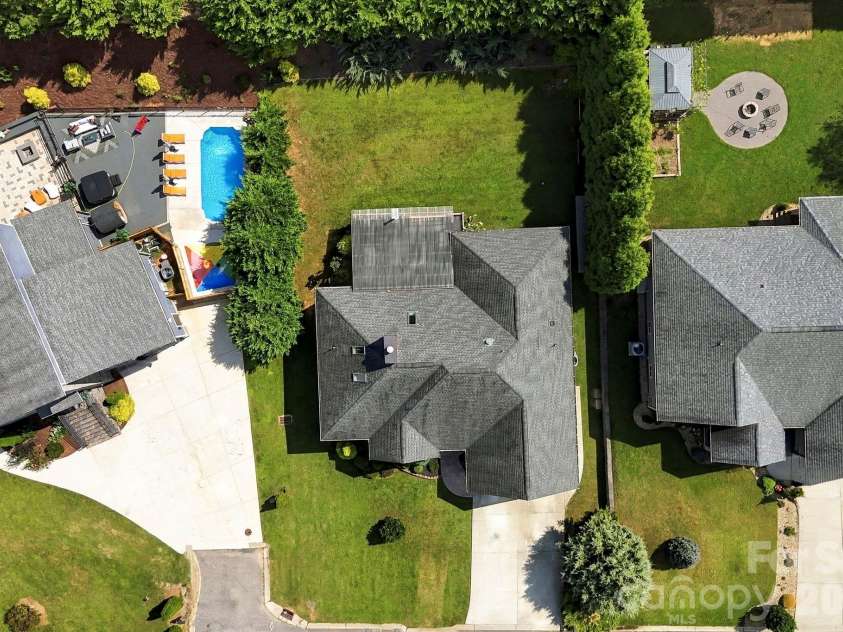 9 Pondberry Court, Asheville, NC 28806.  MLS# CAR4426242, YatesRealty ID 52905. 