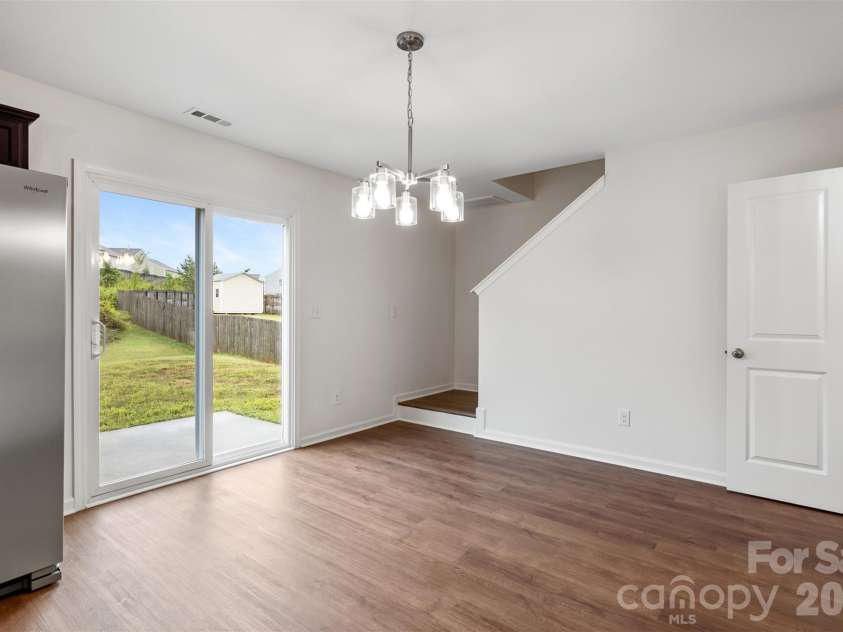 2824 Easton Knoll Drive, Dallas, NC 28034.  MLS# CAR4427656, YatesRealty ID 52907. Dining area