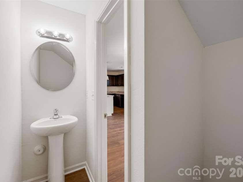 2824 Easton Knoll Drive, Dallas, NC 28034.  MLS# CAR4427656, YatesRealty ID 52907. Half bathroom