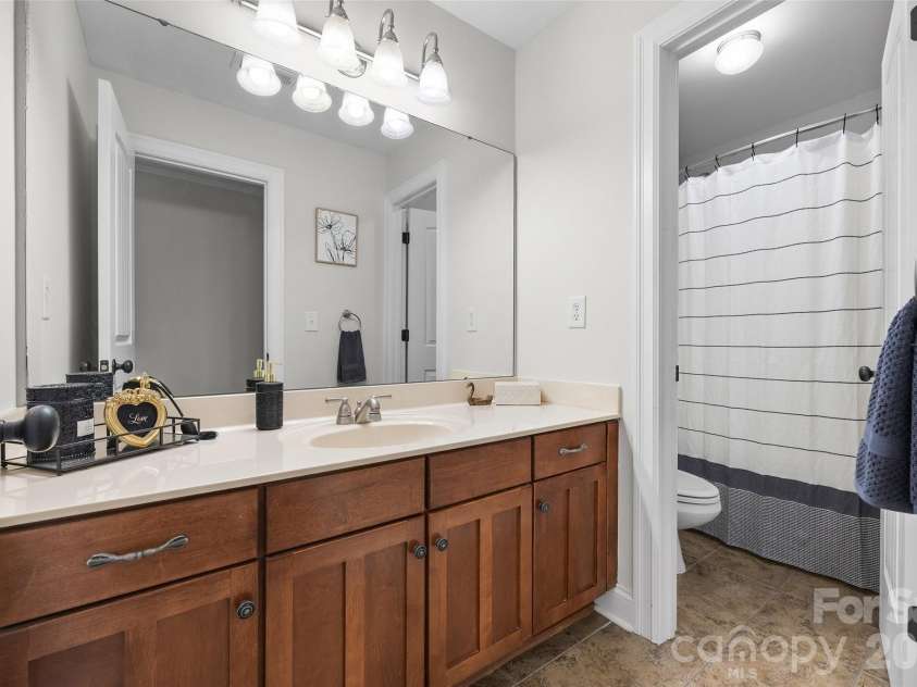 1312 Muirfield Court, Rock Hill, SC 29730.  MLS# CAR4426764, YatesRealty ID 52908. 2nd floor bathroom