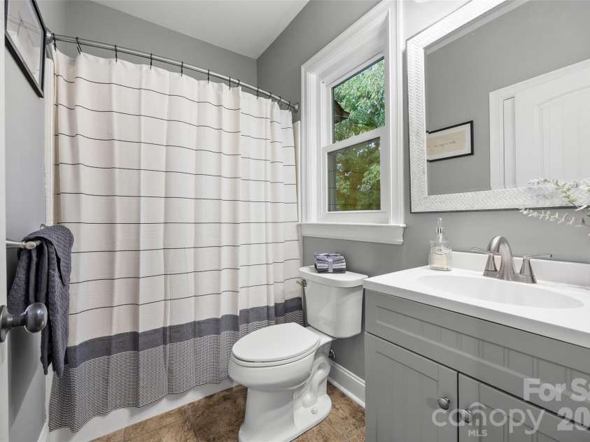 1312 Muirfield Court, Rock Hill, SC 29730.  MLS# CAR4426764, YatesRealty ID 52908. First floor bathroom
