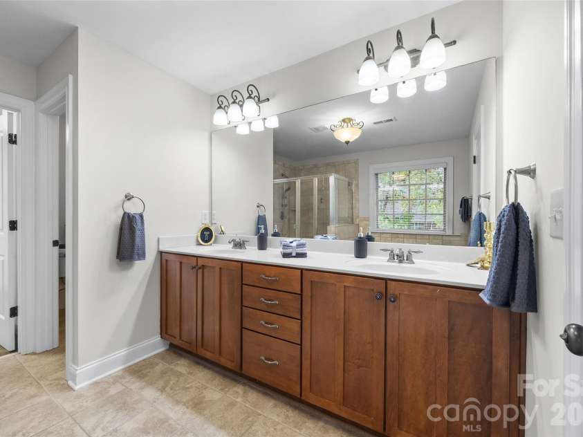 1312 Muirfield Court, Rock Hill, SC 29730.  MLS# CAR4426764, YatesRealty ID 52908. Primary bath