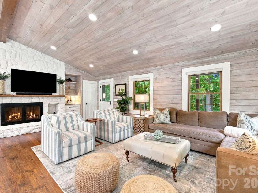 9428 Windygap Road, Charlotte, NC 28278.  MLS# CAR4427688, YatesRealty ID 52909. 