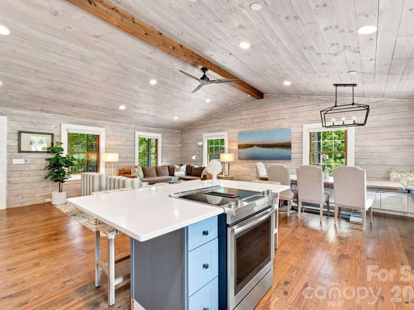 9428 Windygap Road, Charlotte, NC 28278.  MLS# CAR4427688, YatesRealty ID 52909. 