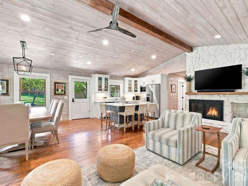 9428 Windygap Road, Charlotte, NC 28278.  MLS# CAR4427688, YatesRealty ID 52909. 