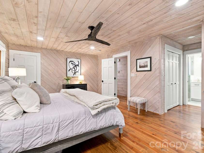 9428 Windygap Road, Charlotte, NC 28278.  MLS# CAR4427688, YatesRealty ID 52909. 