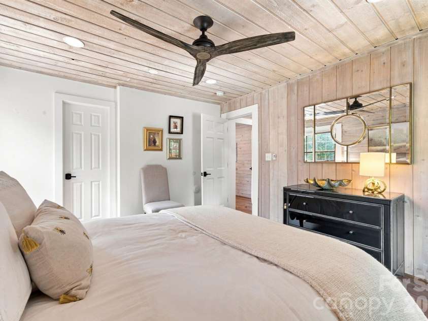 9428 Windygap Road, Charlotte, NC 28278.  MLS# CAR4427688, YatesRealty ID 52909. 
