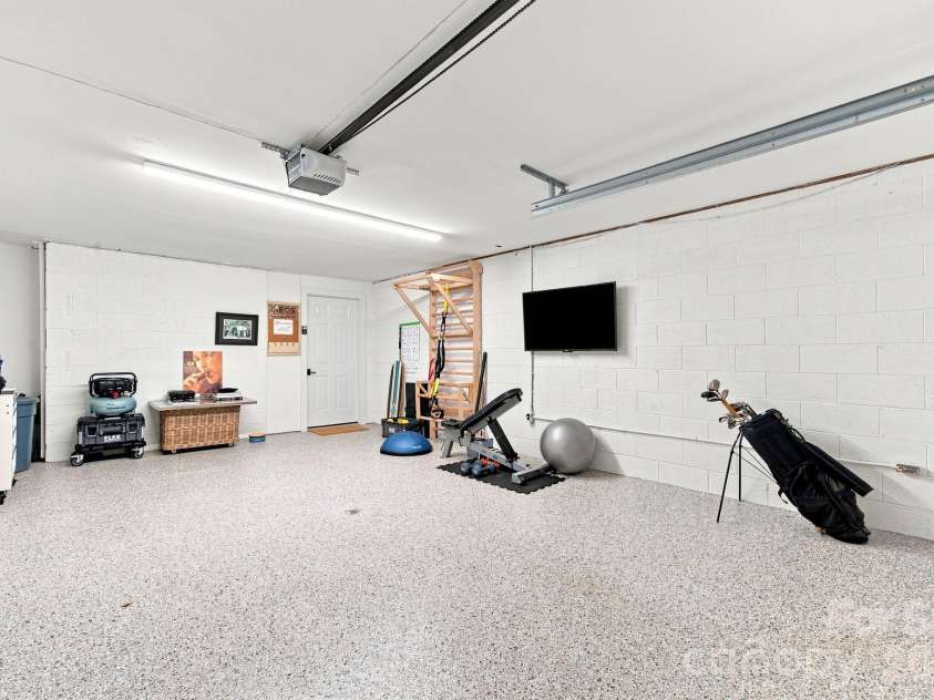 9428 Windygap Road, Charlotte, NC 28278.  MLS# CAR4427688, YatesRealty ID 52909. 