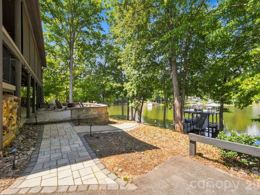9428 Windygap Road, Charlotte, NC 28278.  MLS# CAR4427688, YatesRealty ID 52909. 