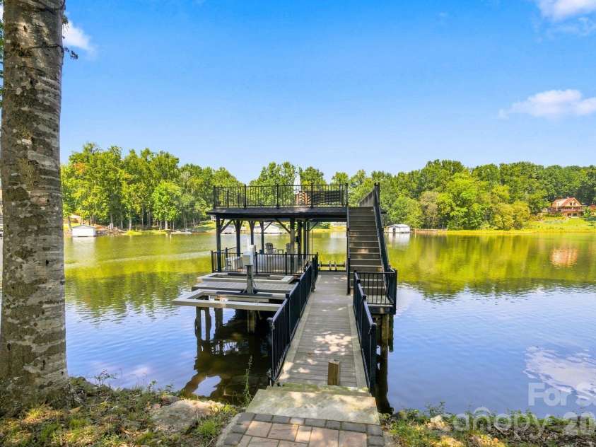 9428 Windygap Road, Charlotte, NC 28278.  MLS# CAR4427688, YatesRealty ID 52909. 