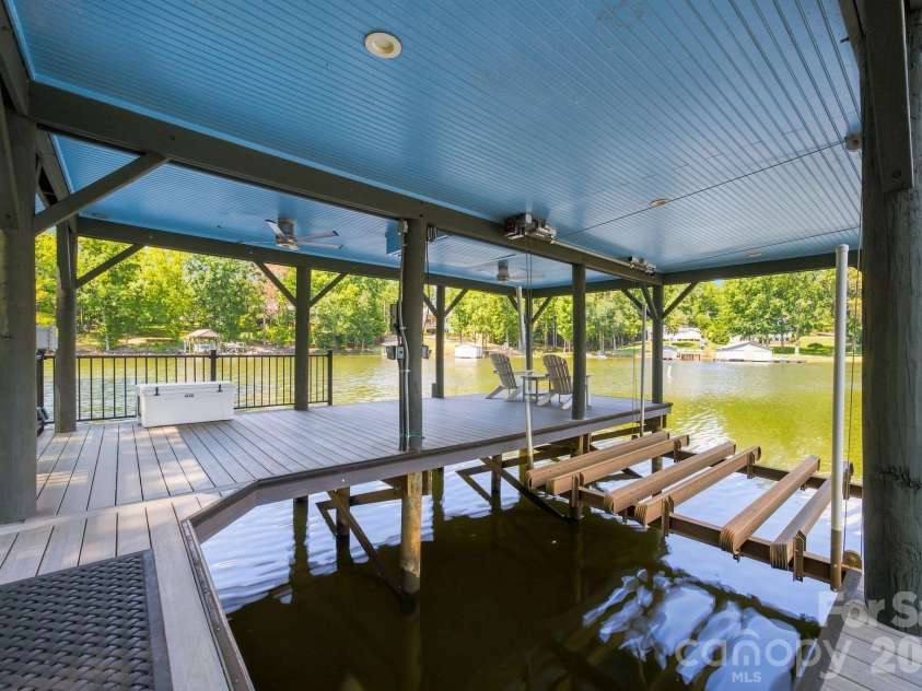 9428 Windygap Road, Charlotte, NC 28278.  MLS# CAR4427688, YatesRealty ID 52909. 