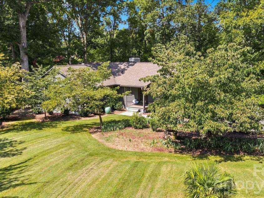 9428 Windygap Road, Charlotte, NC 28278.  MLS# CAR4427688, YatesRealty ID 52909. 