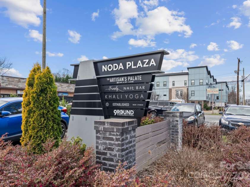 2816 Springway Drive, Charlotte, NC 28205.  MLS# CAR4318458, YatesRealty ID 5291. 