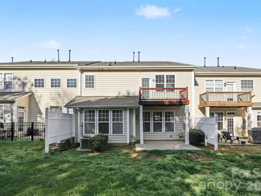 5955 Pale Moss Lane, Charlotte, NC 28269.  MLS# CAR4357485, YatesRealty ID 5291. Backyard Area