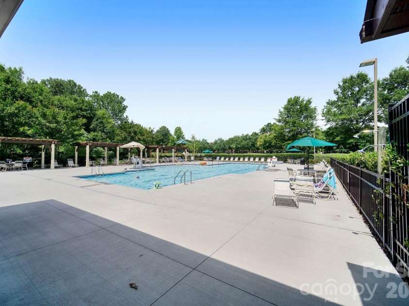 5955 Pale Moss Lane, Charlotte, NC 28269.  MLS# CAR4357485, YatesRealty ID 5291. Community Pool