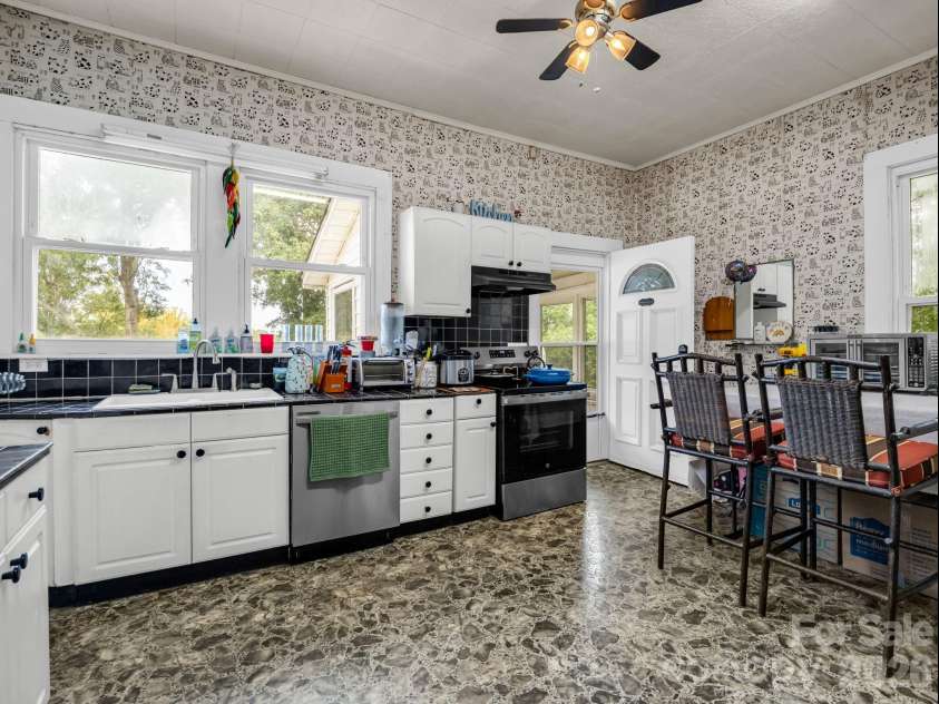 252 Spencer Street, Ellenboro, NC 28040.  MLS# CAR4427773, YatesRealty ID 52911. 